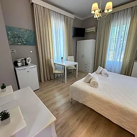 Apartahotel Iris Garden Corinto