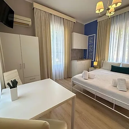 Apartahotel Iris Garden Corinto