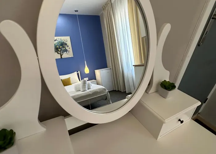 Iris Garden Aparthotel 4*