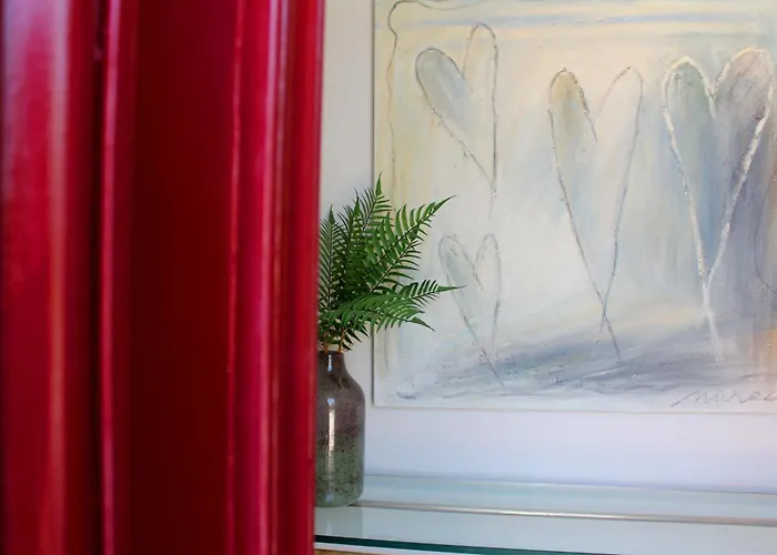 Iris Garden Aparthotel 4*